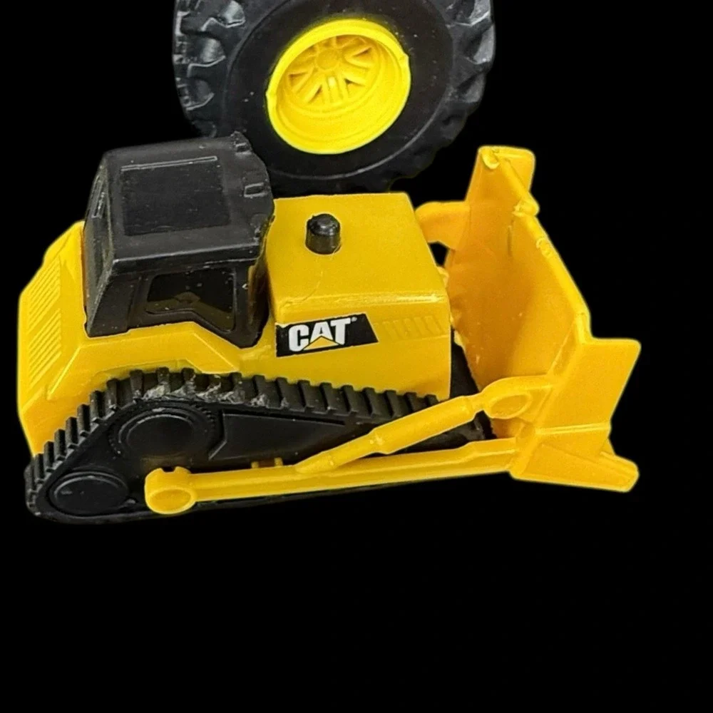 Toy Tractor Mixed Brand of‎ Heavy Equipment Toys Lot Of 5